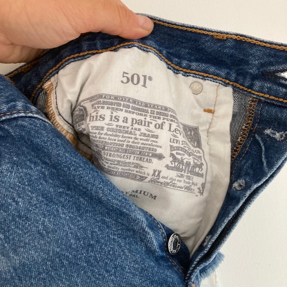 Levi’s Button Fly Cut Off Jean Shorts W28 - Picture 5 of 8